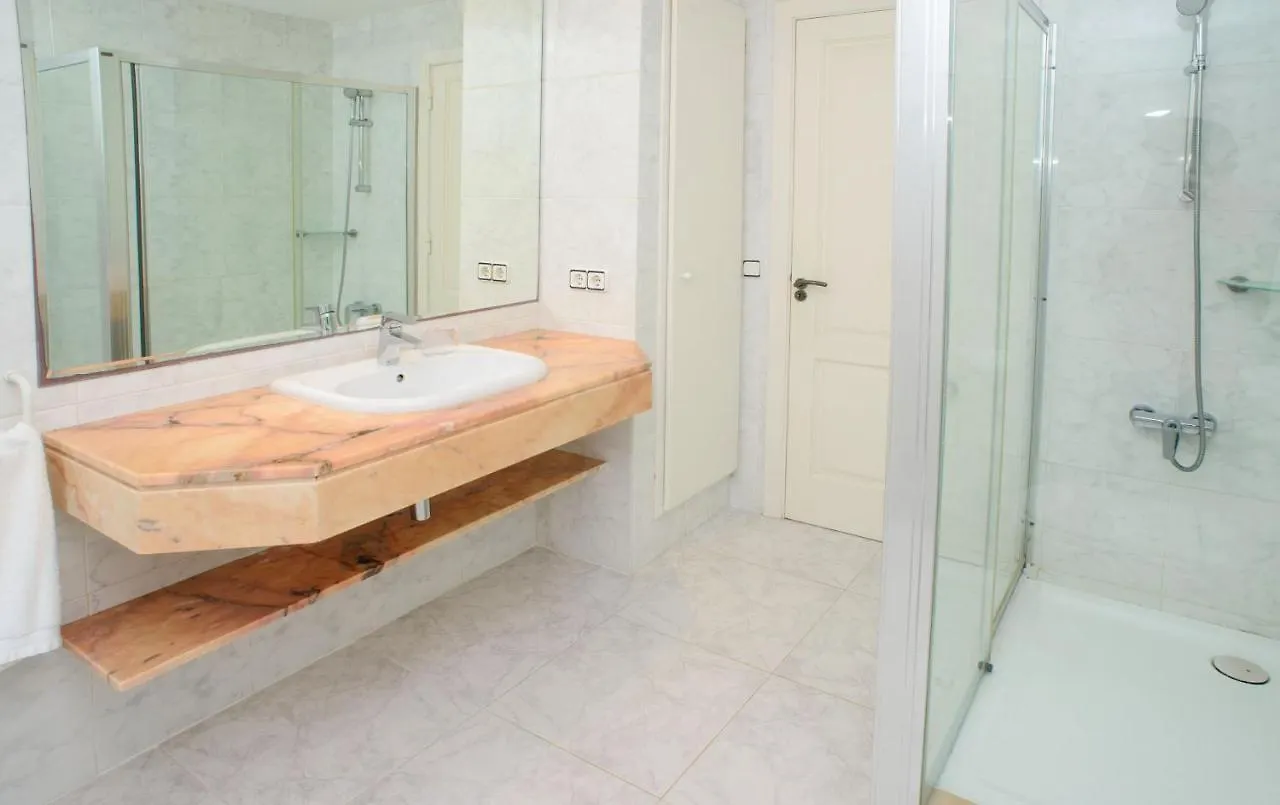 Villa Melody San Antonio Abad 0*,